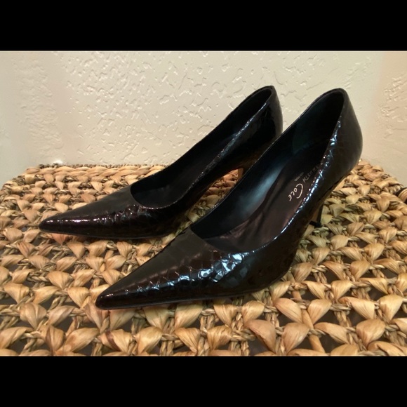 Kenneth Cole black patent leather alligator print - Picture 1 of 12